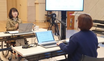 코로나19 이렇게 대응해요-온라인교육 형식 직원교육 진행