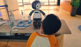 "리쿠야 놀자~" 신입직원 로봇 리쿠! 깜짝 팬 미팅을 열다