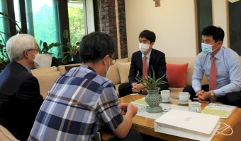 '따듯하고, 든든한 이웃' 강동 본터치정형외과에서 쌀을 기증해 주셨습니다.