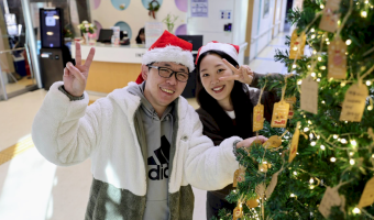 새해 소망을 복지관 로비 소망 트리에! | 지금 크리스마스 서울장애인종합복지관 모습 중 하나!